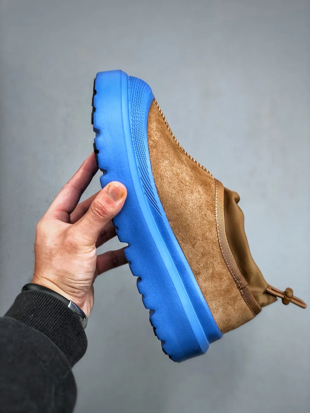 Local self-pickup 💰560 supports store delivery. Same style as Wang Yibo, the latest official revision and new style! The platform is exclusively for foreign trade UGG Tasman GTX winter neutral small potato snow shoes 1172790 Produced by the ten-year-old brand shoemaking factory production line. Pay attention to every detail. Longfeng A-grade genuine sheep fur is integrated. Created in full compliance with the ZP process. Size: 37-45